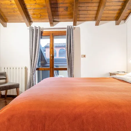 Sognando Tra I Tetti Bolognesi * Bolonia
