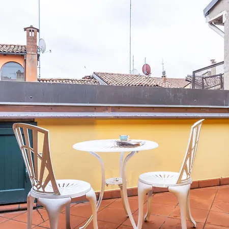 Apartment Sognando Tra I Tetti Bolognesi *